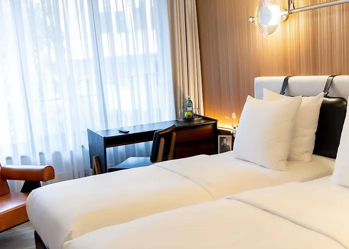 Muze - Handwritten Collection