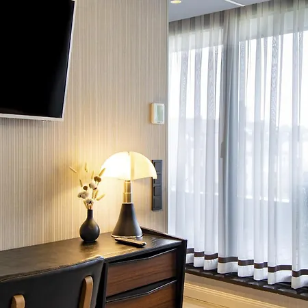 Hotel Muze - Handwritten Collection