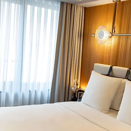 Muze - Handwritten Collection