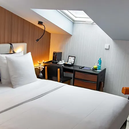 Muze - Handwritten Collection