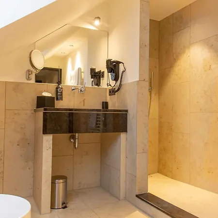 Muze - Handwritten Collection Hotel