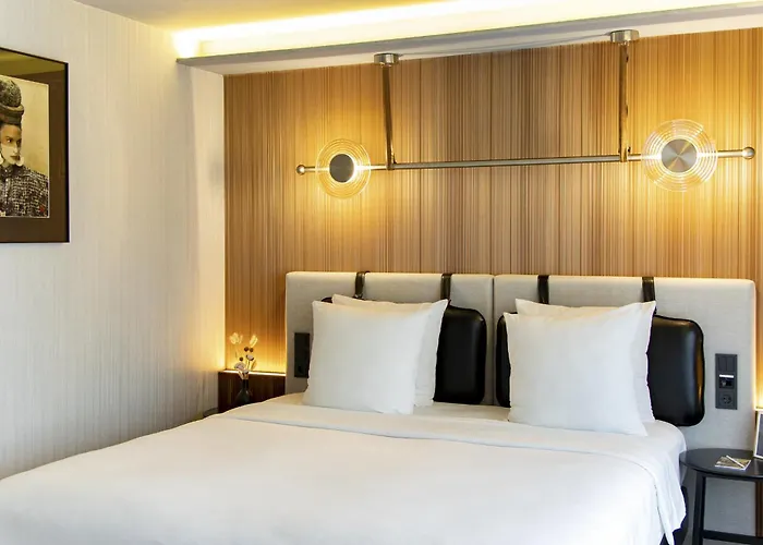 Muze - Handwritten Collection