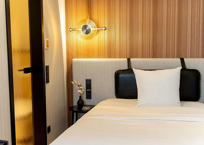 Hotel Muze - Handwritten Collection