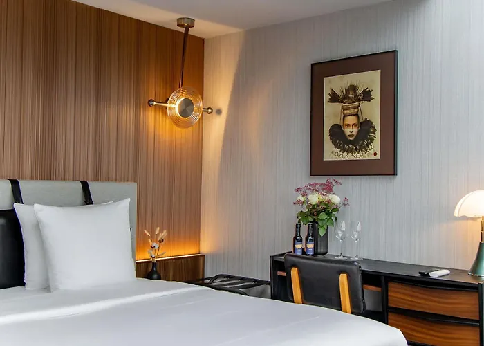 Muze - Handwritten Collection Hotel