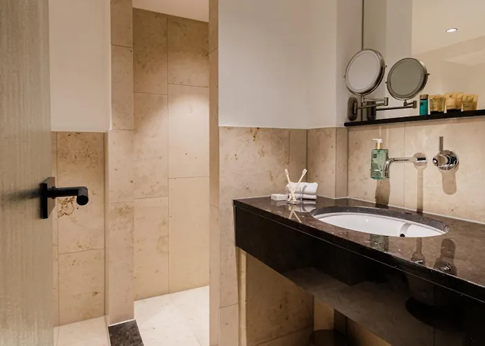 Muze - Handwritten Collection