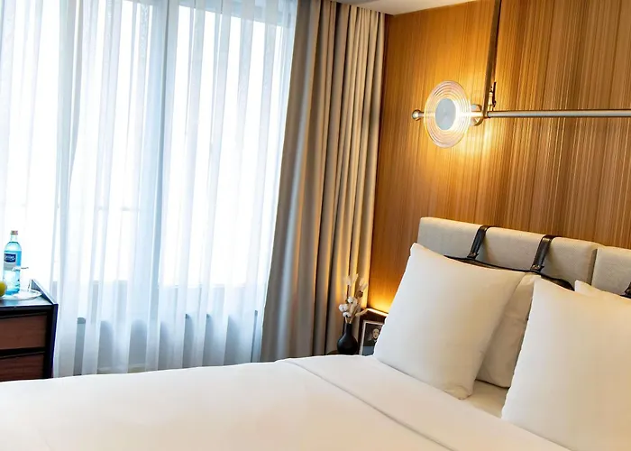 Muze - Handwritten Collection