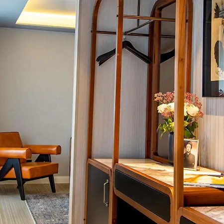 Hotell Muze - Handwritten Collection 4*
